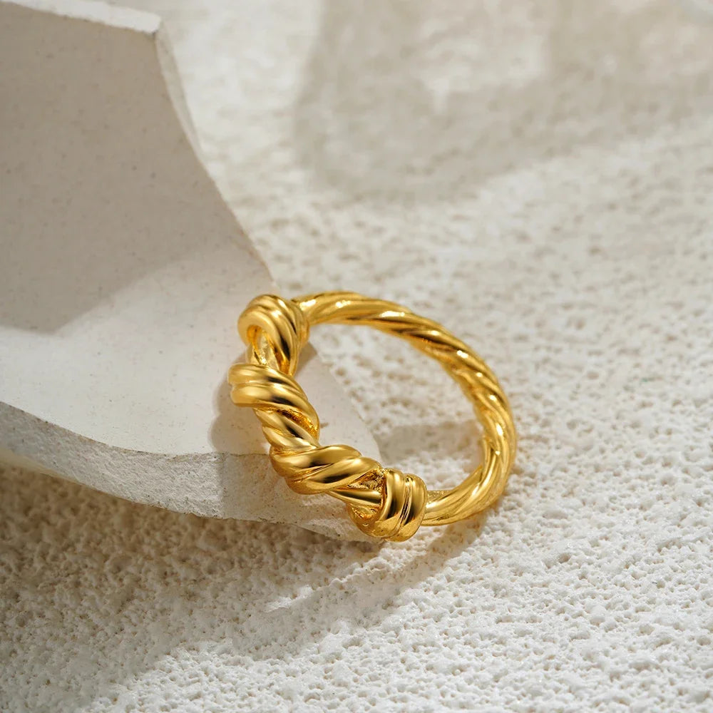 18K Gold Plated Twisted Spiral Metal Circle Ring for Women Stainless Steel Wed Band