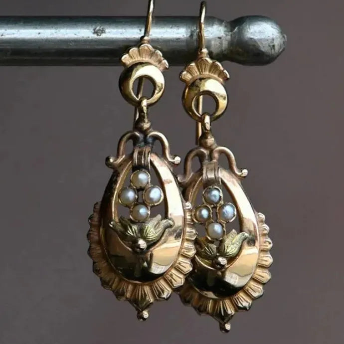 Elegant Round Geometric Women’s Earrings Gold White Stone Zinc Alloy Pendant