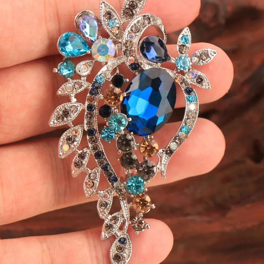 Luxury Openwork Floral Brooch Classic Gift for Men and Women
