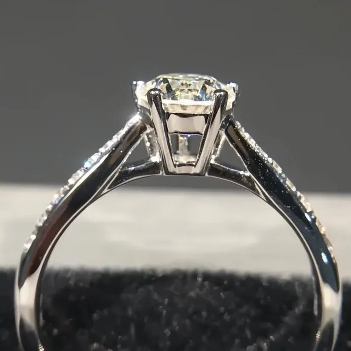 Elegant Geometric Claw Cubic Zirconia Brass Ring for Women Engagement