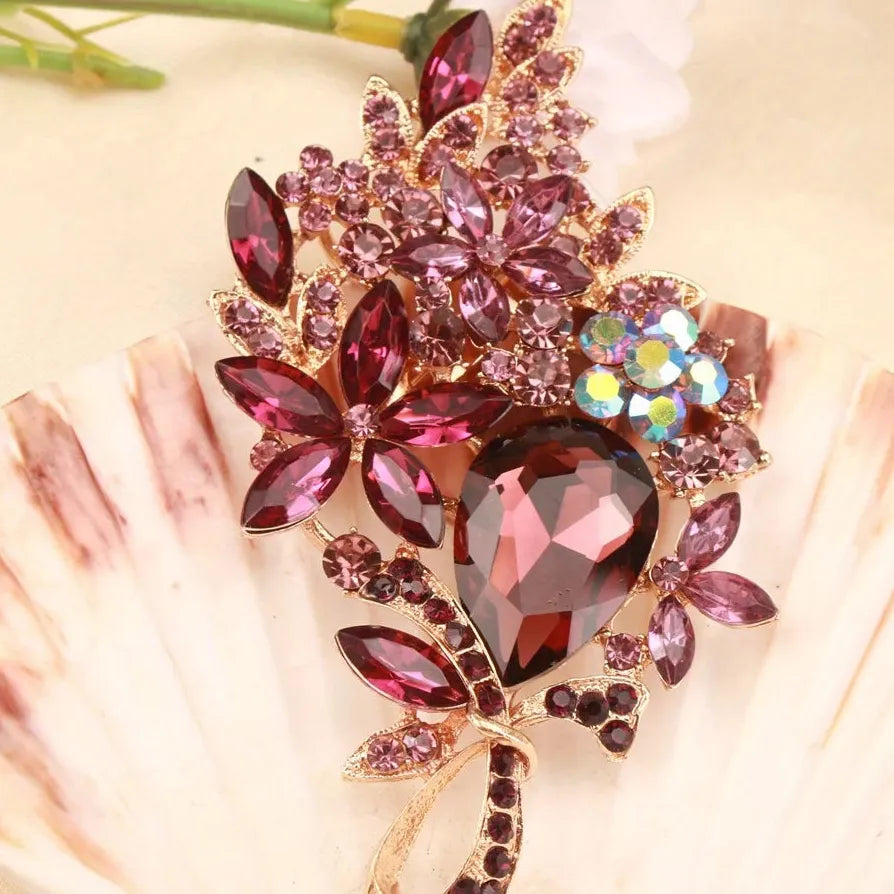Luxury Floral Openwork Brooch Classic Style Gift for Men and Women