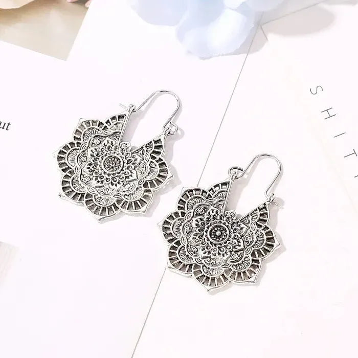 Retro Bohemian Hollow Flower Drop Earrings for Ladies Zinc Alloy Metal Jewelry