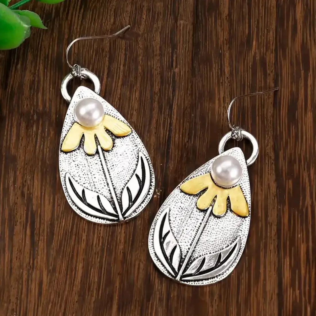 Vintage Bohemian 3D Carved Flower Pendant Pearl Drop Earrings for Women Gift