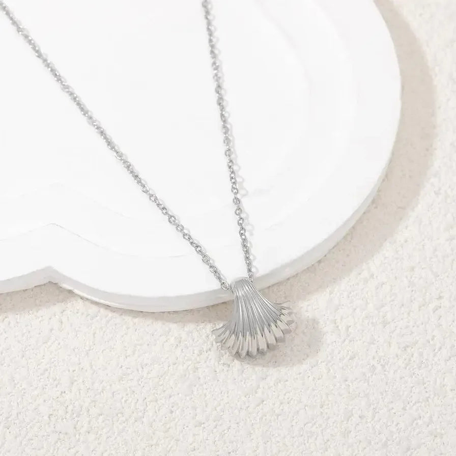 Delicate Striped Shell Necklace Silver Tone Copper Chain Hypoallergenic Women