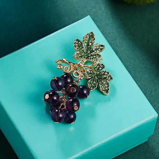 Classic Luxury Grape Fruit Brooch Jewelry Gift for Men and Women