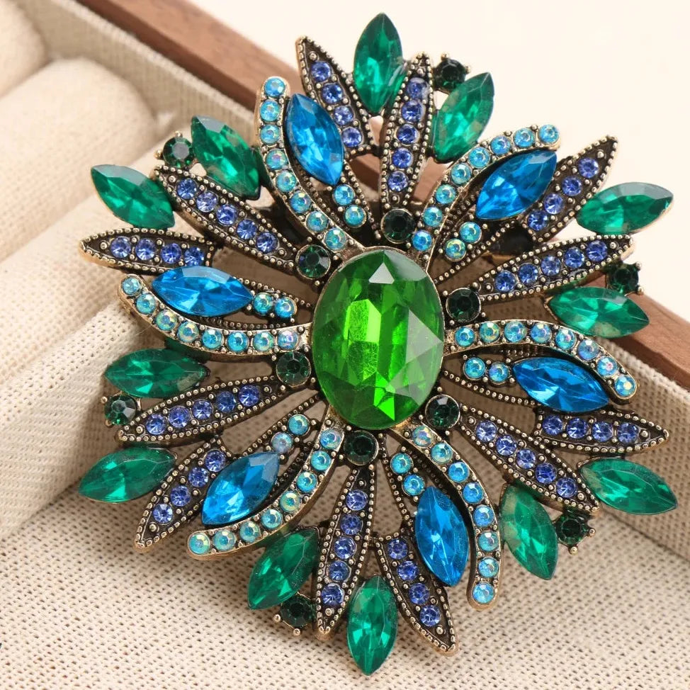 Luxury Openwork Floral Brooch Elegant Gift for Men & Women