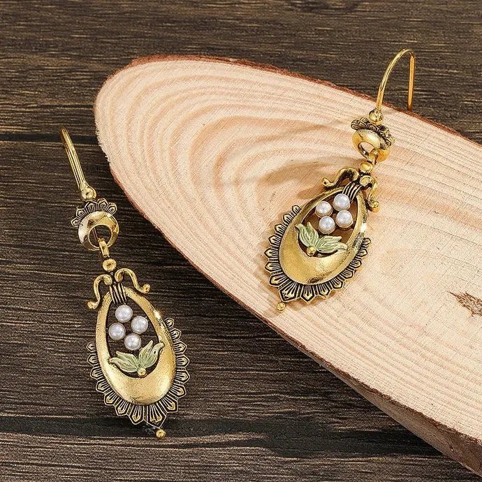 Elegant Round Geometric Women’s Earrings Gold White Stone Zinc Alloy Pendant