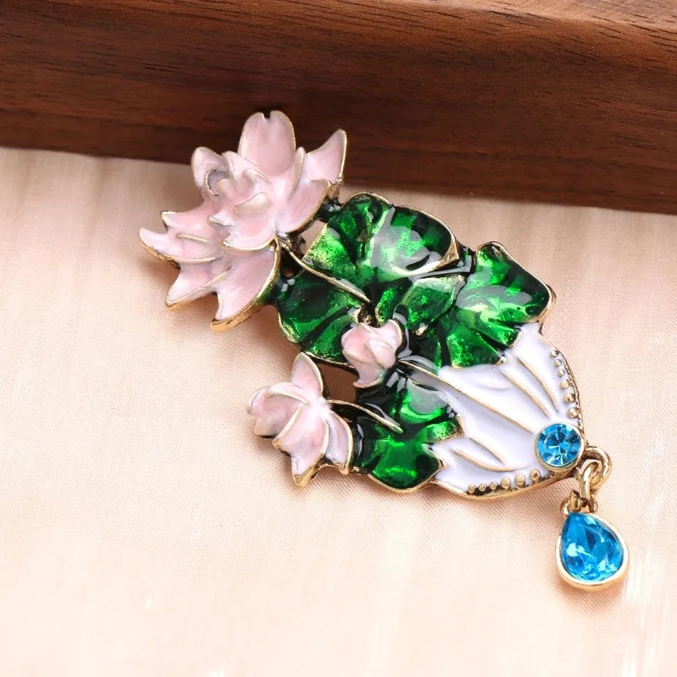 Luxury Chinese-Style Lotus Leaf Brooch for Women Elegant Gift Accessory