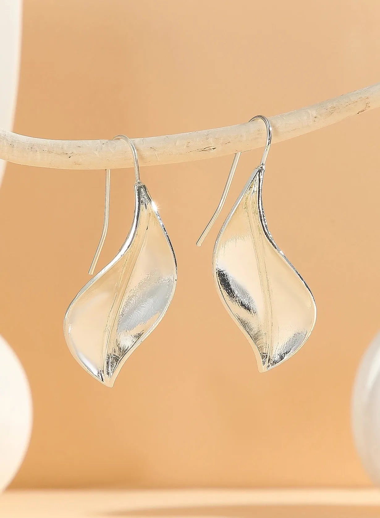 Silver Leaf Shape Stud Earrings for Women Vintage Retro Zinc Alloy Jewelry