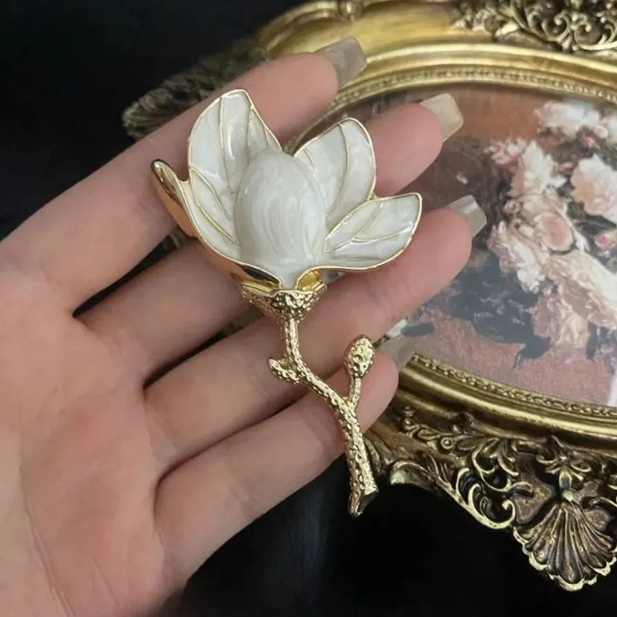 Classic Tulip Flower Brooch Wedding Gift for Men and Women
