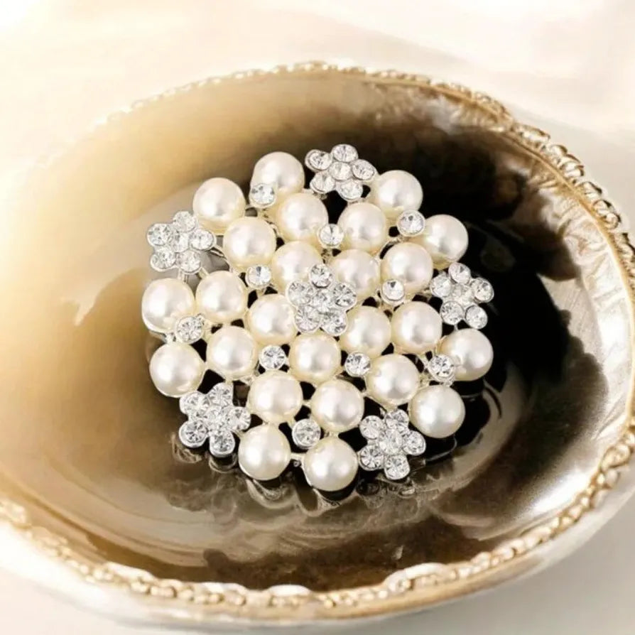 Luxury Openwork Floral Classic Brooch Gift for Women & Men