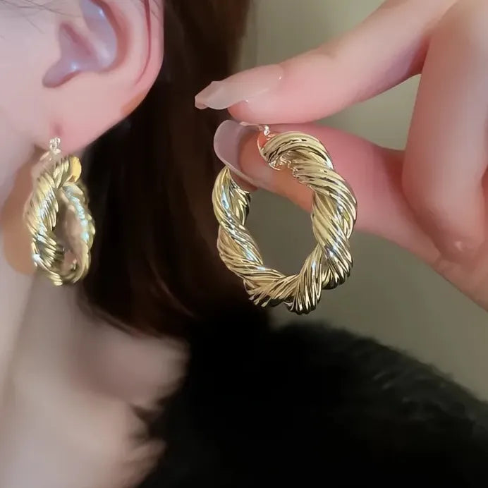 Modern Geometric Gold Hoop Earrings for Women Stylish Daily Jewelry
