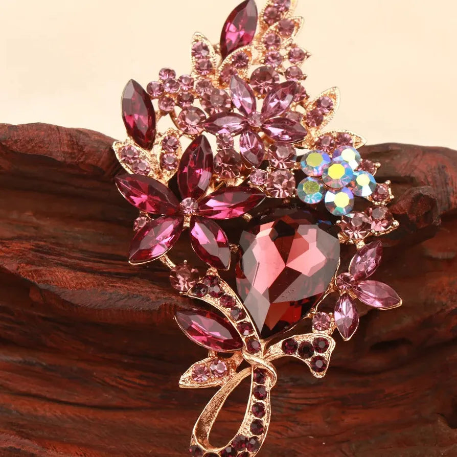 Luxury Floral Openwork Brooch Classic Style Gift for Men and Women