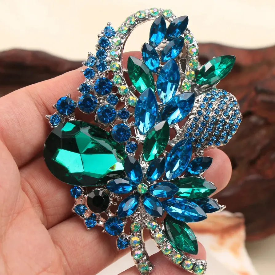 Luxury Openwork Floral Brooch Classic Gift for Men & Women