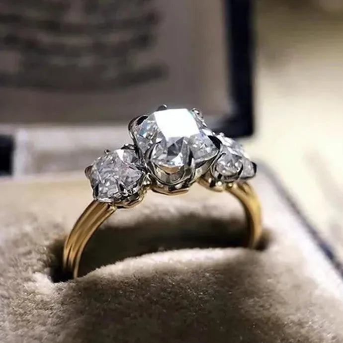 Women’s Fashion Cubic Zirconia Wedding Band Ring Zinc Alloy Engagement Jewelry