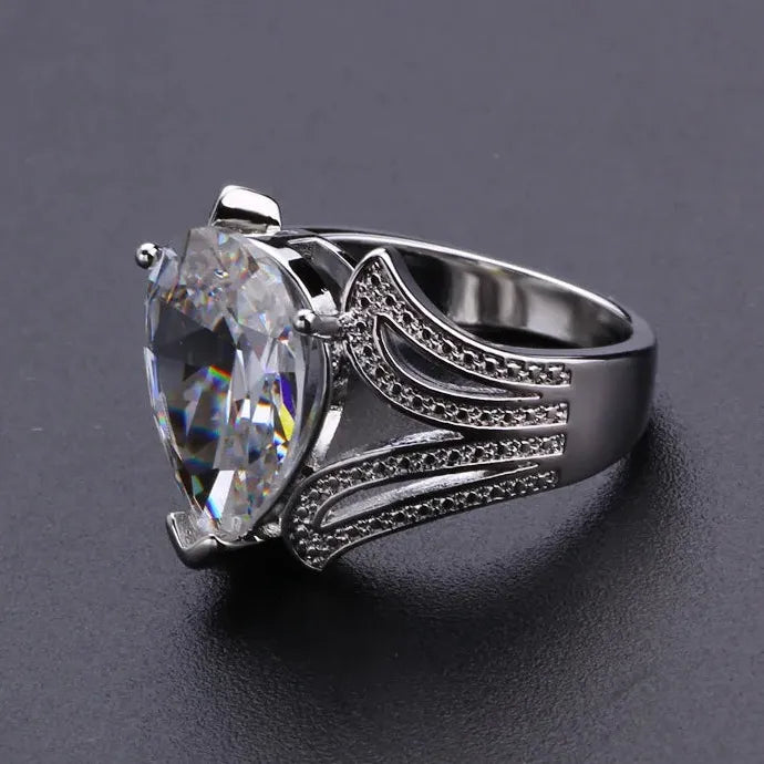 Luxury Women’s Wedding Band Promise Ring Zinc Alloy Triangle Cubic Zirconia
