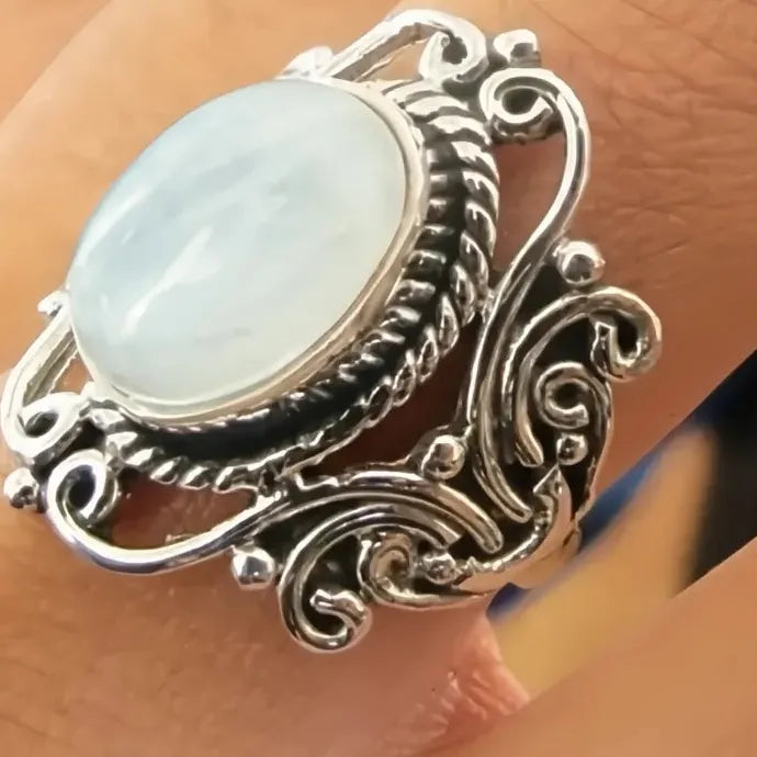 Vintage Silver Hollow Oval Simulated Opal Geometric Zinc Alloy Ring for Women