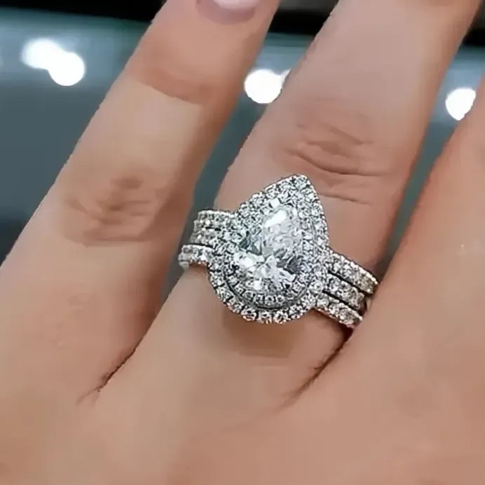 Luxury 3-Piece Women's Engagement Ring Set with Water Drop Zirconia Bands
