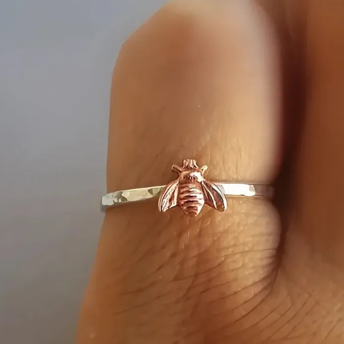 Bee Shape Zinc Alloy Ring for Women and Teens Stylish Fashion Accessory