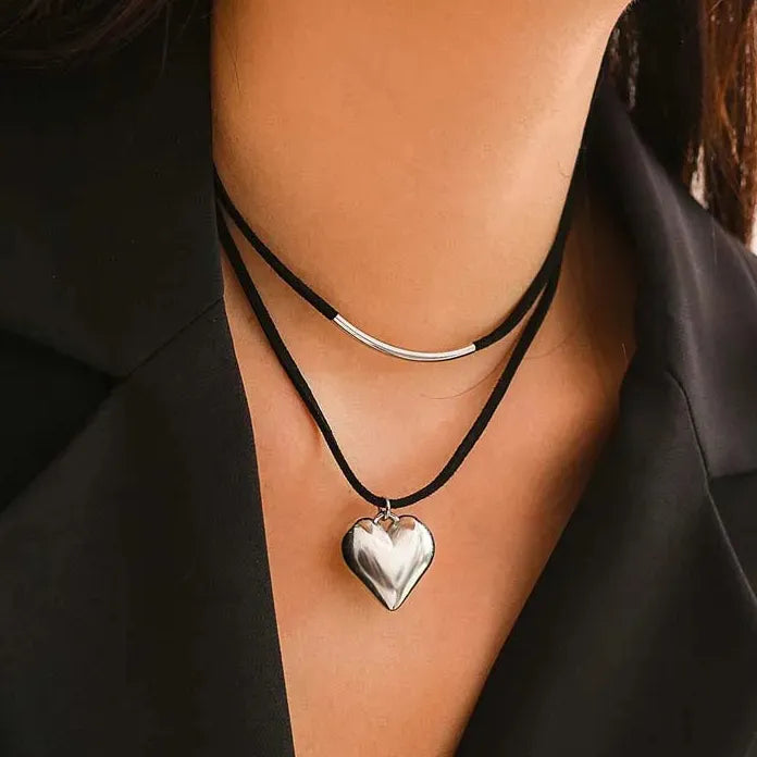 Vintage Black Velvet Heart Pendant Necklace for Women Adjustable Choker Jewelry