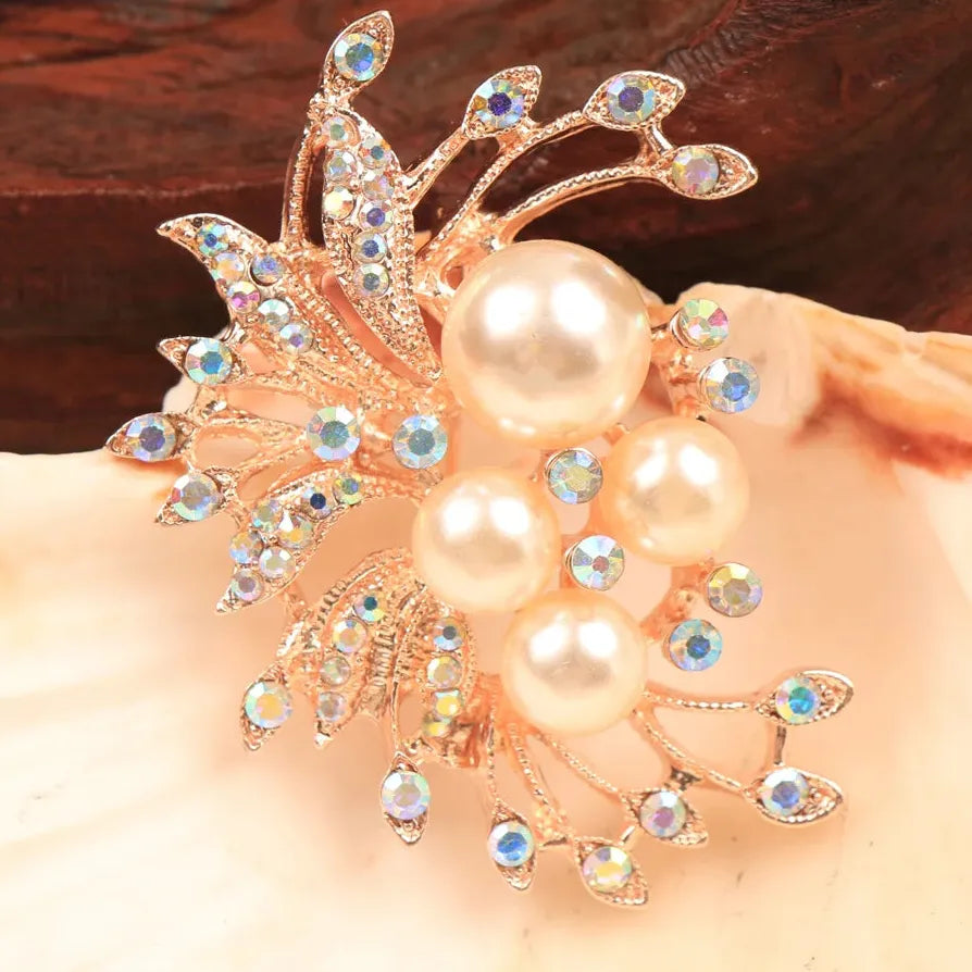 Vintage Classic Flower Brooch Pin Elegant Jewelry Gift for Men Women