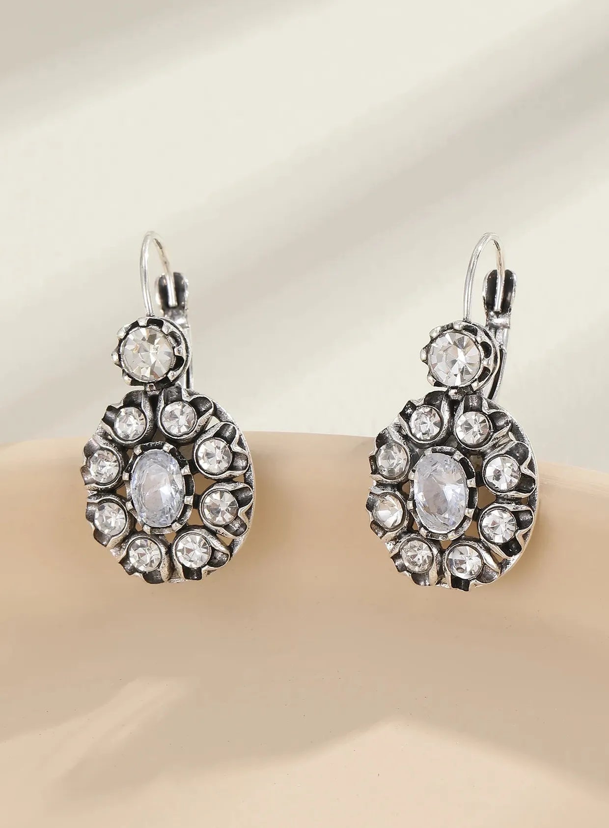 Flower Silvery Wedding Drop Earrings Ladies Fashion Jewelry Zinc Alloy Cubic Zirconia