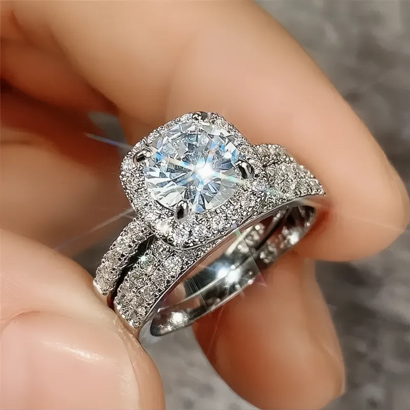 2 Pcs Shiny Square Stack Rings Set with Round Sparkly Zirconia Inlaid Metal Bridal Jewelry for Women