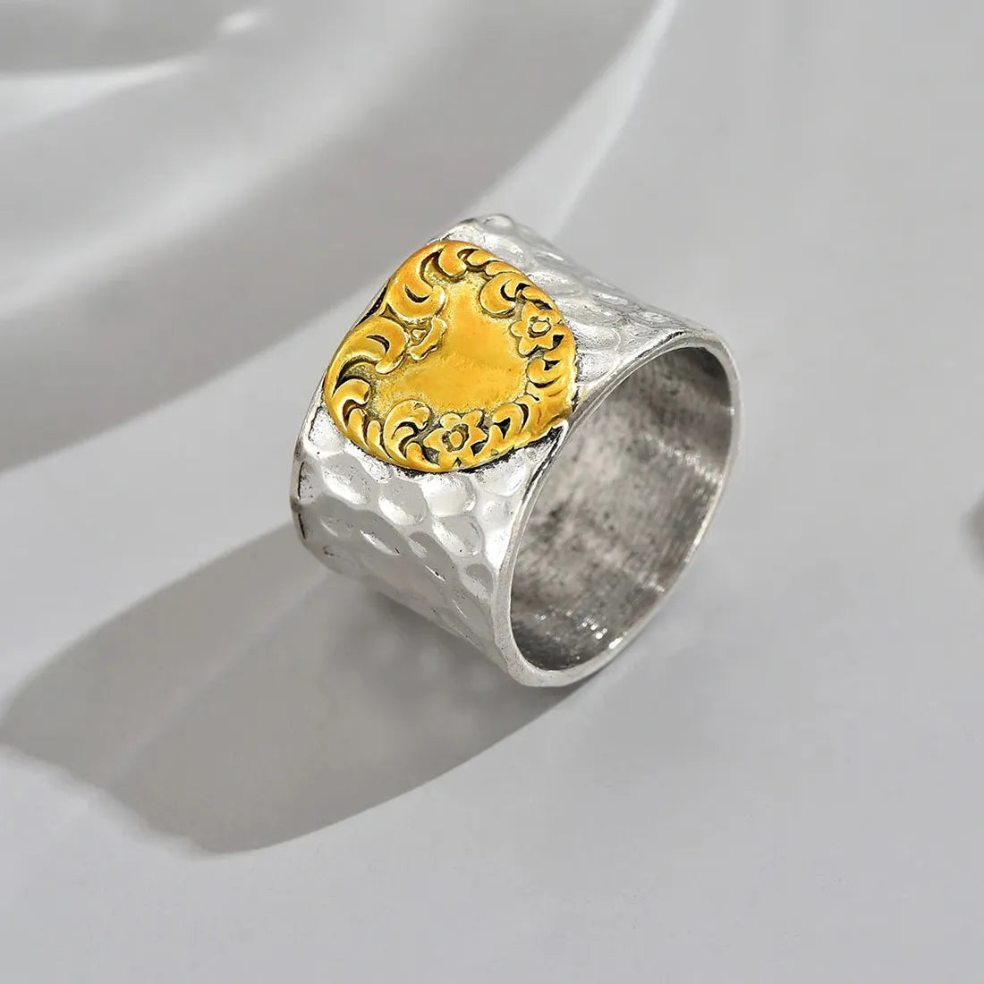 Vintage Irregular Wide Face Zinc Alloy Ring Multi-Color Heart Painting Men’s Jewelry