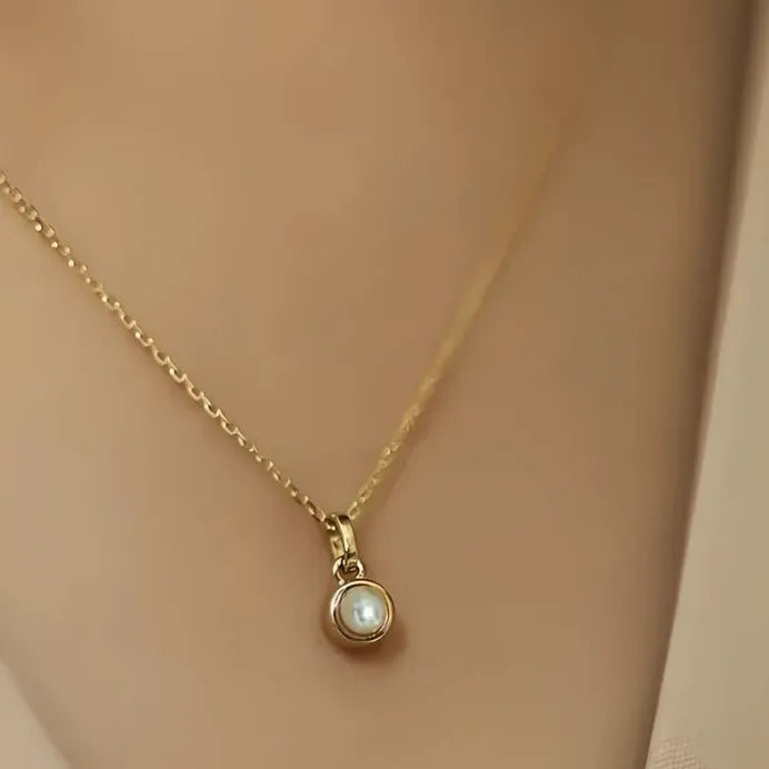 Luxury Gold Simulated Pearl Pendant Necklace for Women Engagement Gift
