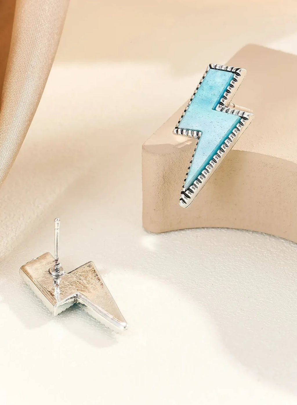 Women's Two-Color Lightning Stud Earrings Neon Acrylic Zinc Alloy Jewelry