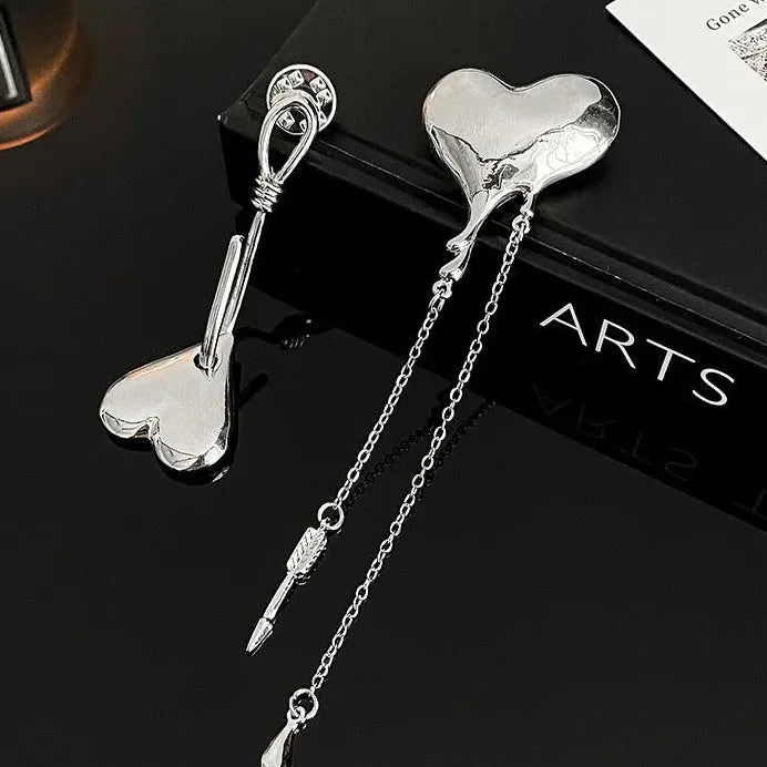 Zinc Alloy Metal Heart Tassel Brooch for Women Punk Jewelry Gift