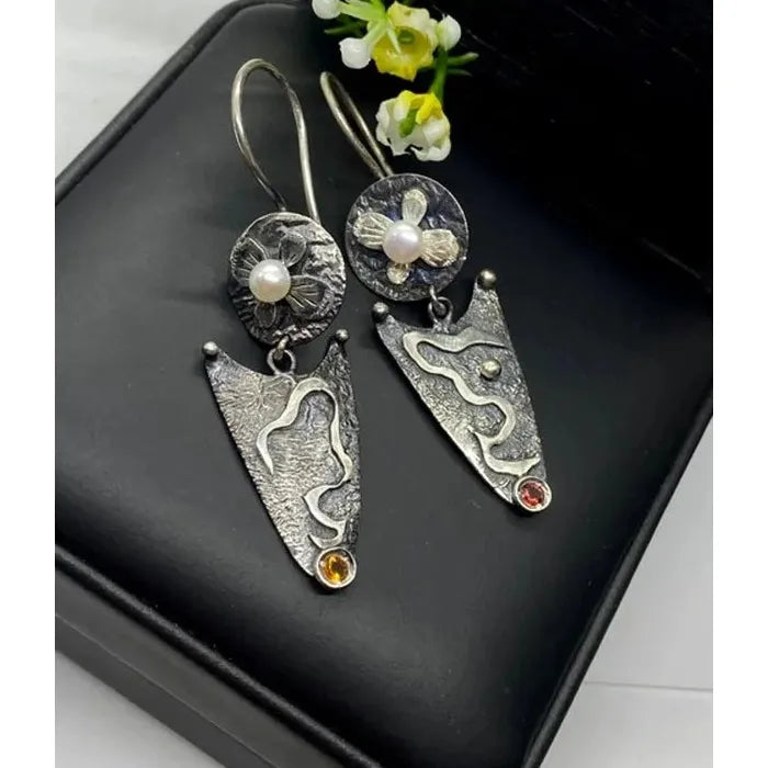Retro Geometric Carved Pattern Zinc Alloy Drop Earrings with Imitation Pearls for Anniversaries and Birthdays