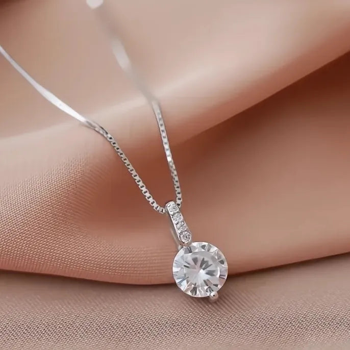 Minimalist Round Cubic Zirconia Pendant Necklace 45CM Silver Gold Plated Copper Alloy