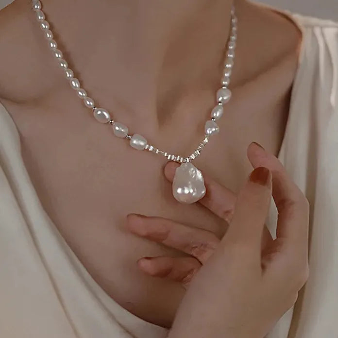 Luxury Baroque Pearl Necklace with French Retro Water Drop Pendant Zinc Alloy
