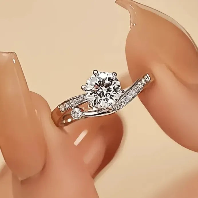 Graceful Women's Wedding Band with Round Cubic Zirconia Proposal Ring