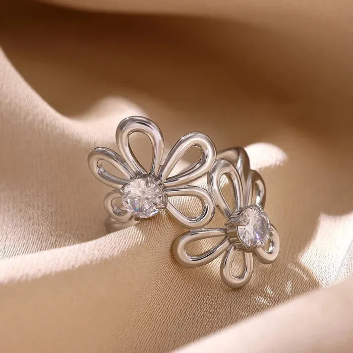 Adjustable Luxury Flower Hollow Stainless Steel Ring for Women with Zircon Stone