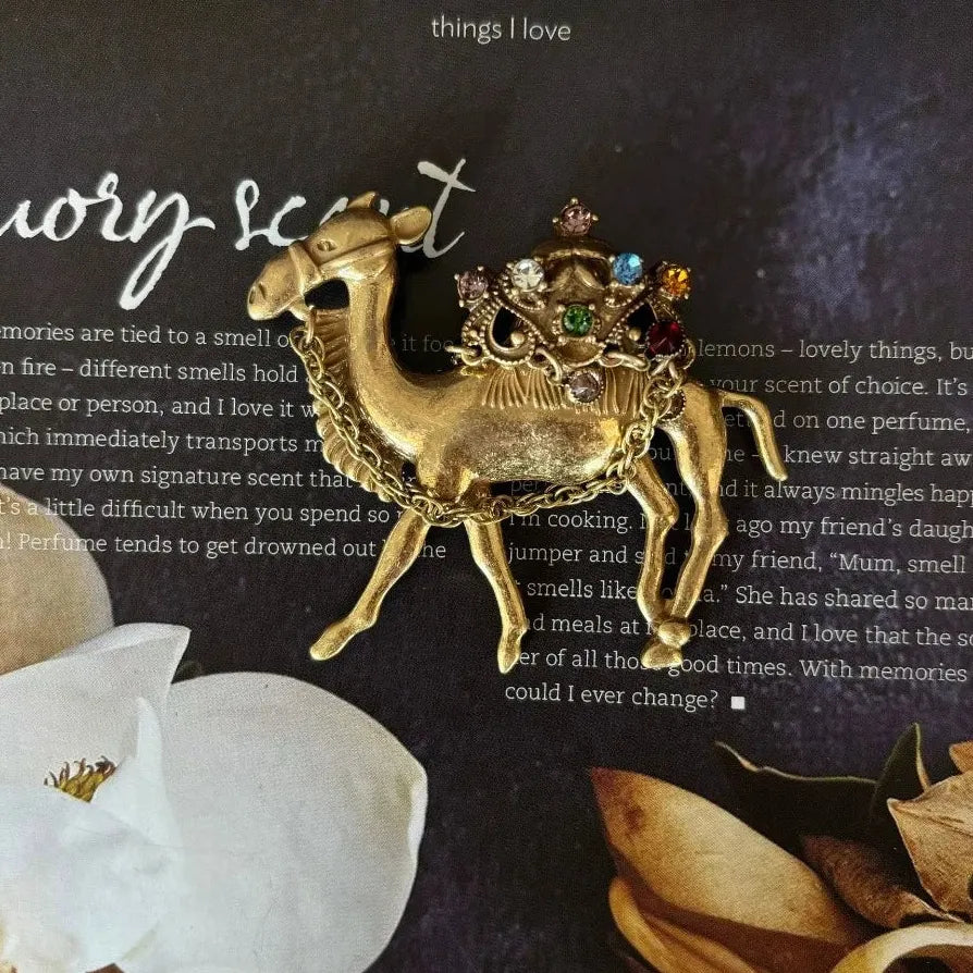 Classic Luxury Camel Animal Brooch Pin Gift for Men & Women
