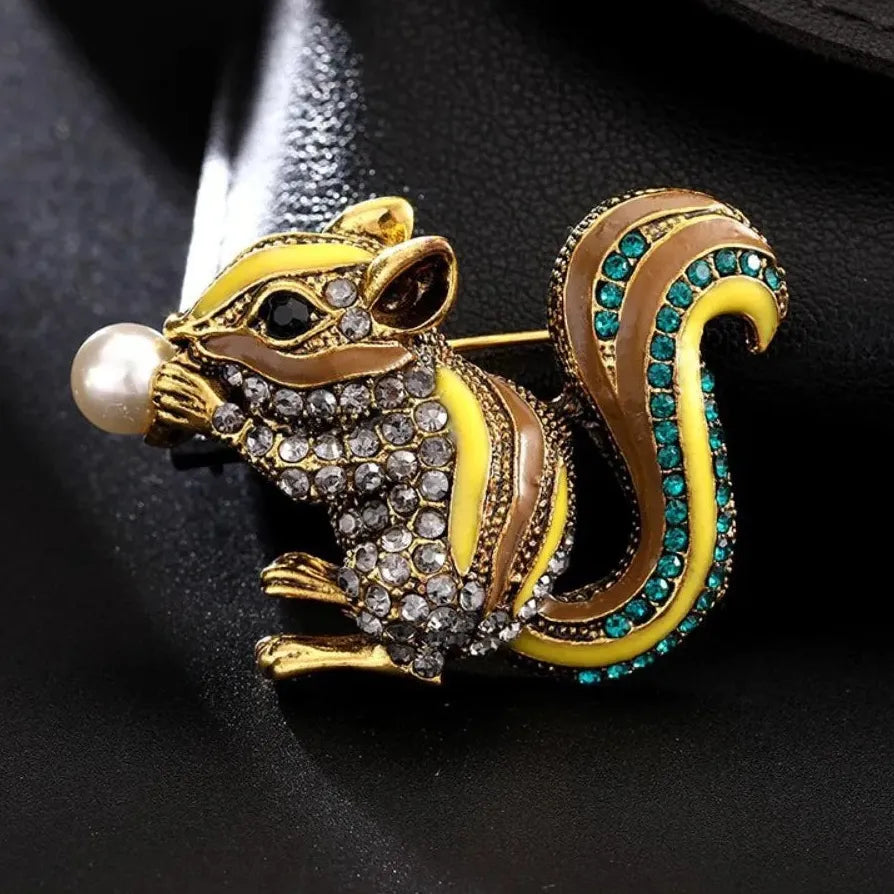 Classic Squirrel Brooch Pin Wedding Gift Jewelry for Men and Women