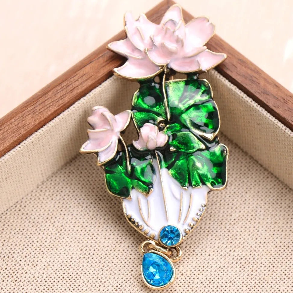 Luxury Chinese-Style Lotus Leaf Brooch for Women Elegant Gift Accessory