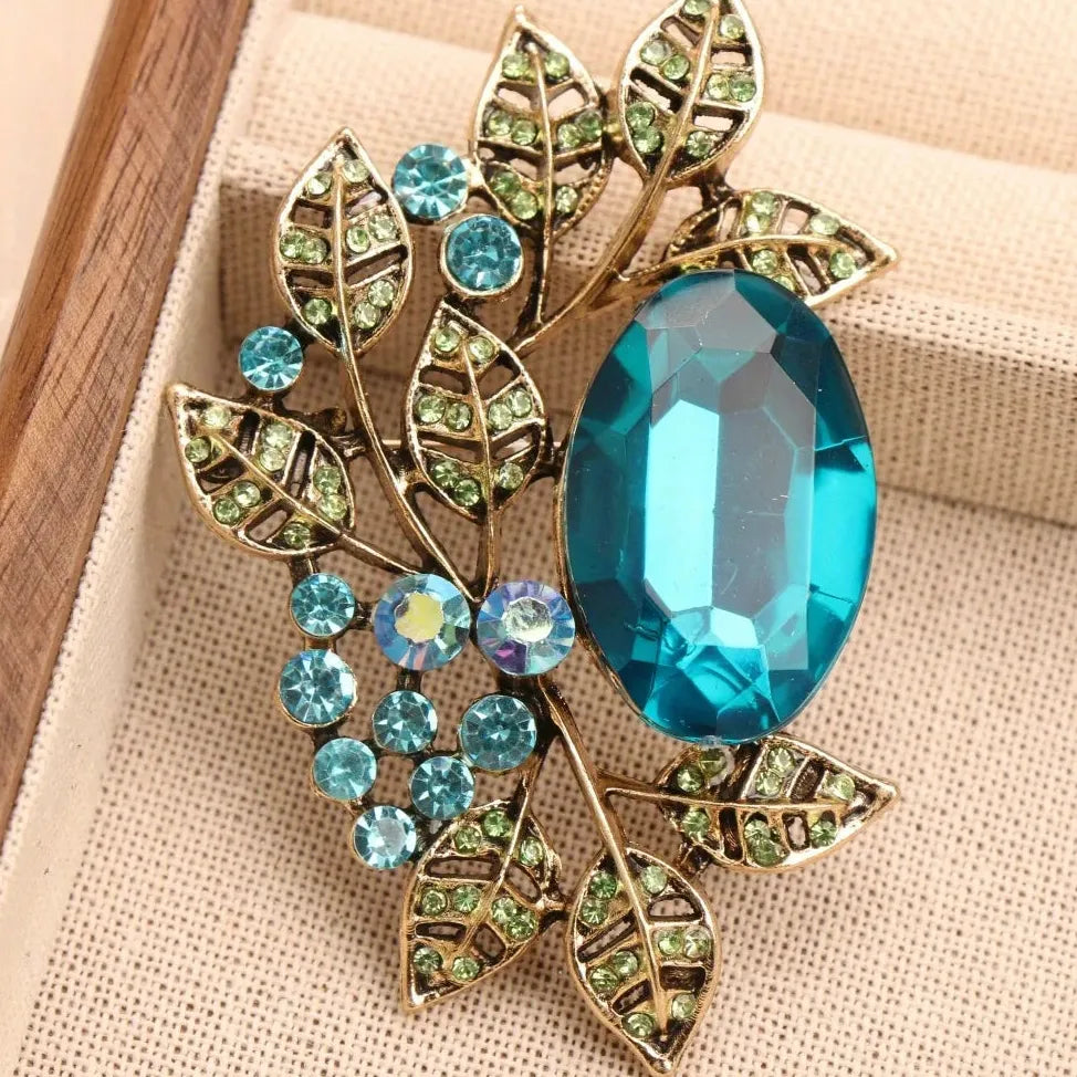 Luxury Floral Brooch Pins for Men & Women Classic Gift Accessory