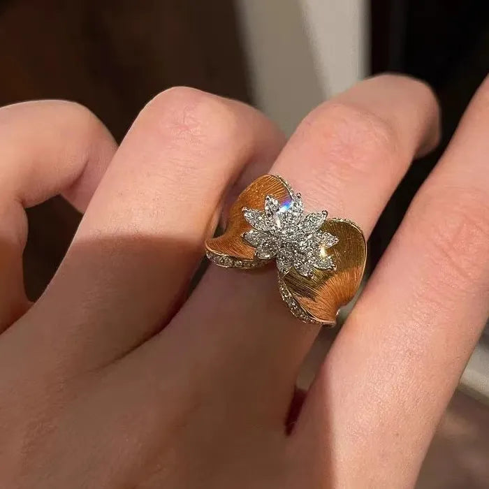 Vintage Adjustable Copper Ring Featuring Golden Zircon for Women Gift 2025
