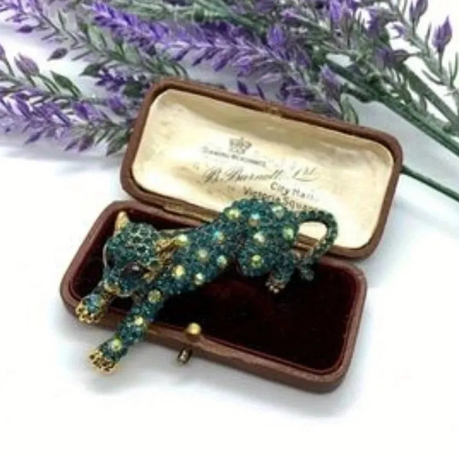 Luxury Leopard Brooch Pins for Women Classic Elegant Fashion Accessories