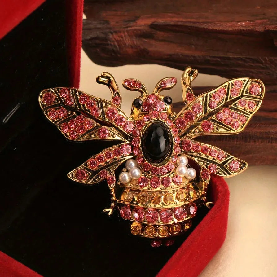 Luxury Bee Brooch Classic Style Jewelry Gift for Men and Women