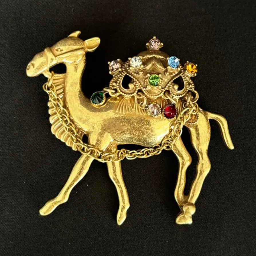 Classic Luxury Camel Animal Brooch Pin Gift for Men & Women