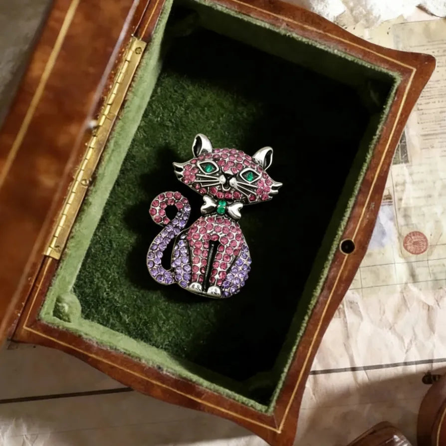 Luxury Elegant Cat Brooch Jewelry Gift for Women Men Classic Style