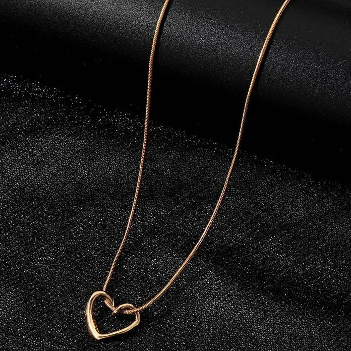 Simple Hollow Love Heart Pendant Necklace Geometric Chain for Women Jewelry