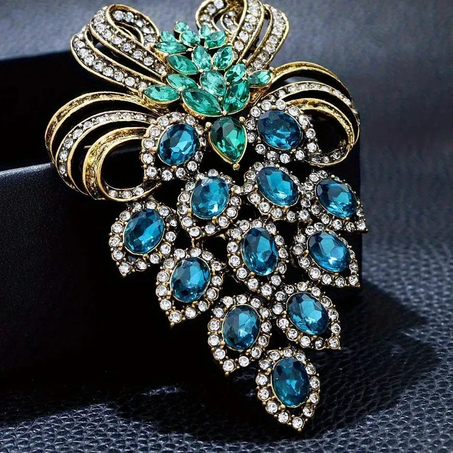 Classic Openwork Grape Fruit Brooch Jewelry for Men and Women