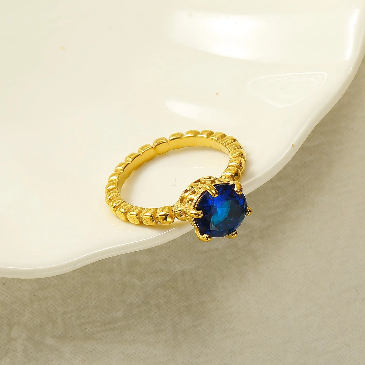 18K Gold Plated Stainless Steel Zircon Wedding Ring Twisted Circle Six Claws