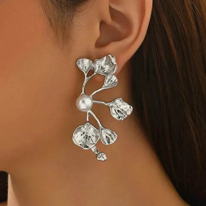 Vintage Pearl Leaf Drop Earrings for Women Zinc Alloy Jewelry Gift 2025
