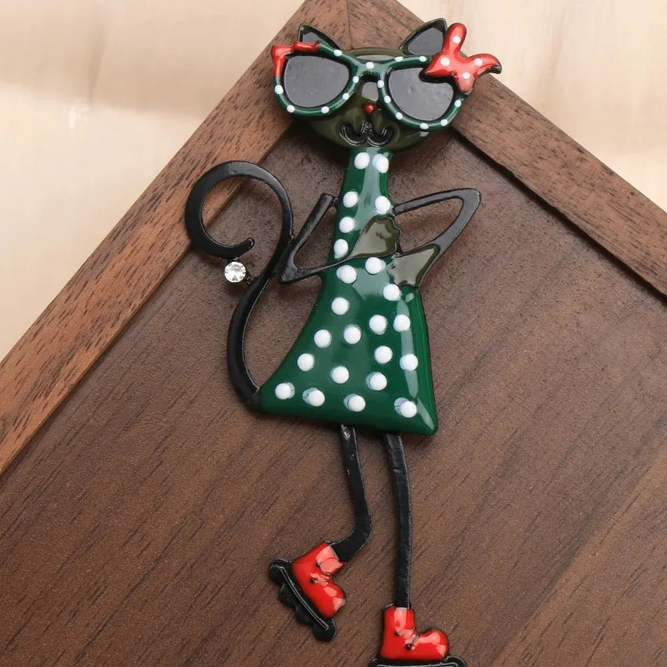 Elegant Vintage Cat Brooch for Women Fashion Accessory Gift